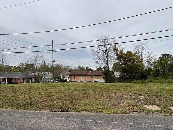 2nd image of 1819 Terrace St