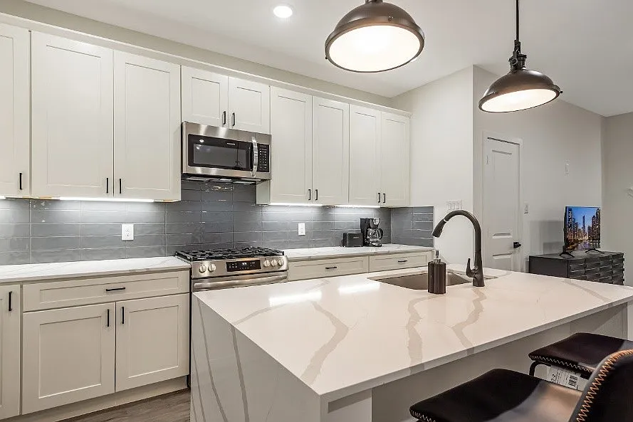 3 bed, 2.5 bath, 1500 sqft, $2,800 — Photo 4