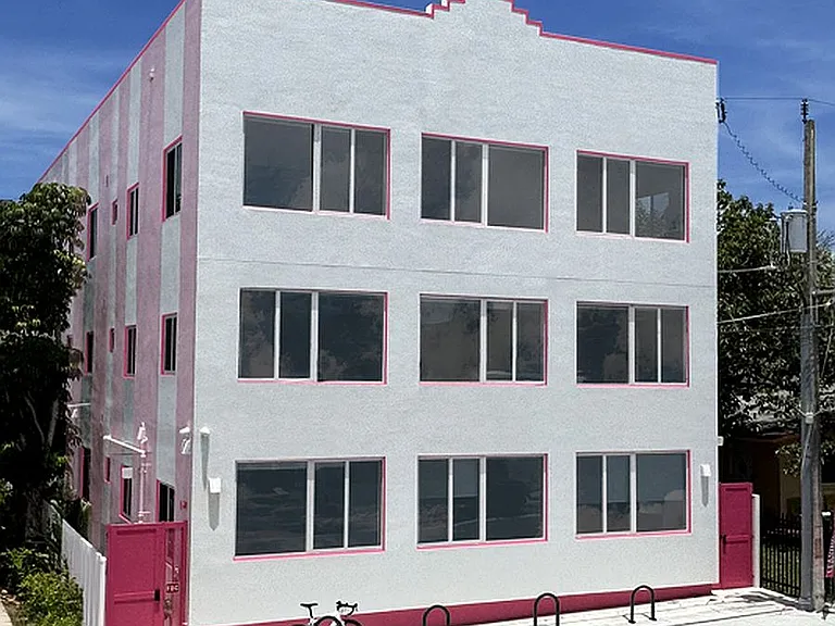 315 NW 32nd St — Photo 15