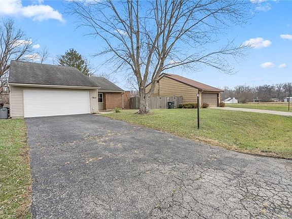 3rd image of 7815 Waterton Ct