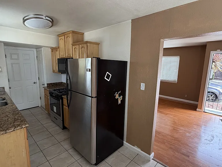 6201-6205 Bromley Ave #2 — Photo 3