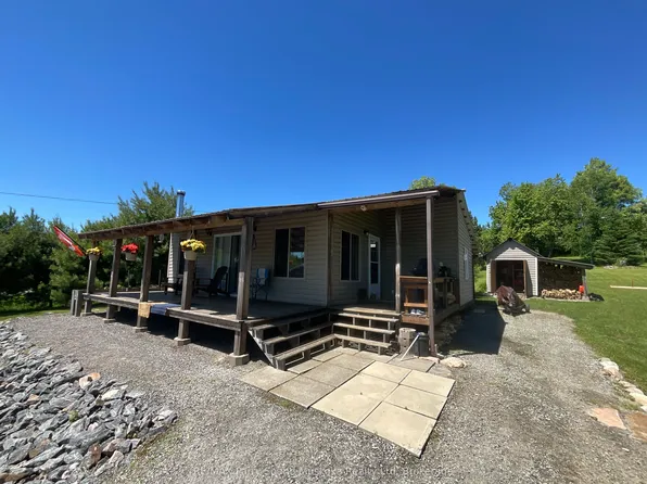 135 Daniel St, Powassan, ON P0H 1Z0