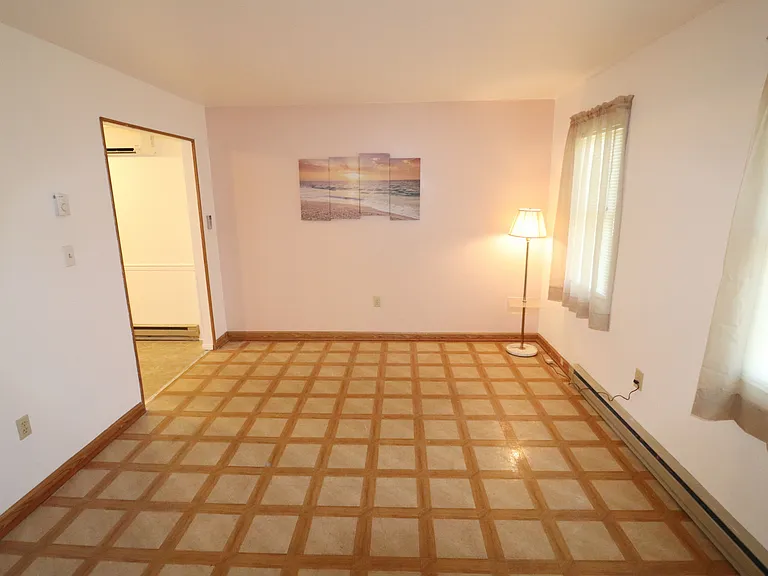 731 Oak St — Photo 3