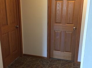 760 W Wisconsin Ave APT 8, Pewaukee, WI 53072