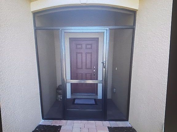 screened in porch 