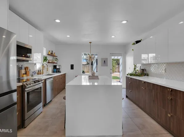 2333 N Edgemere St, Phoenix, AZ 85006