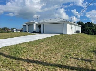 8050 Salem Cir, Labelle, FL 33935