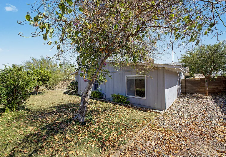 2822 E Willow Ave — Photo 49