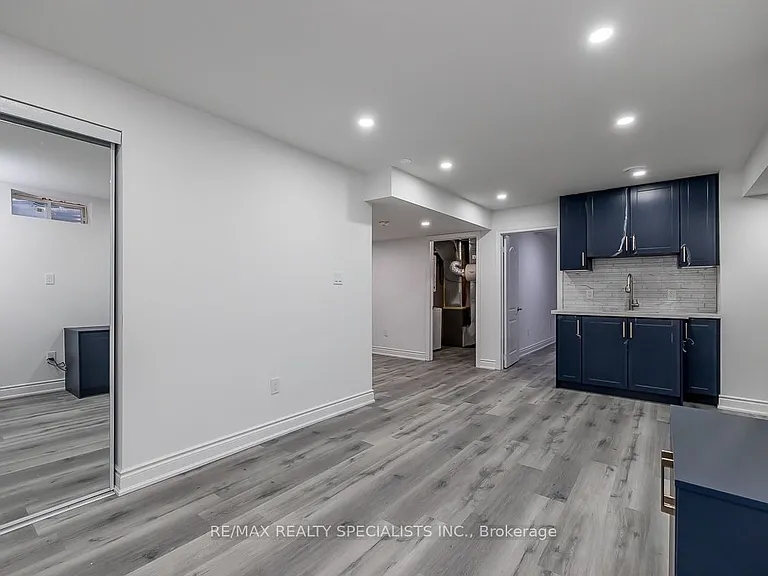 1 Huron Ln — Photo 3