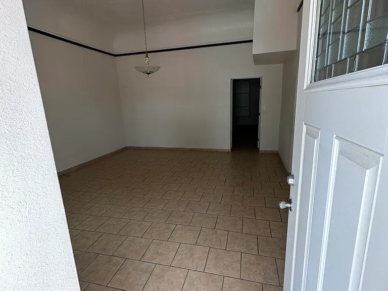 902 Orange St — Photo 3