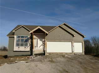 21600 W Wilson St, Spring Hill, KS 66083