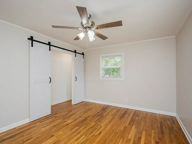 1022 Della Dr — Photo 18