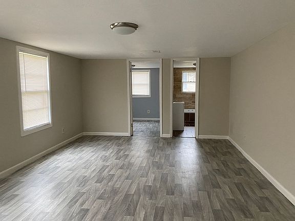 4th image of 1019 Simmons St