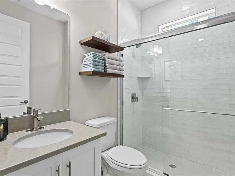 2702 W Cass St — Photo 30