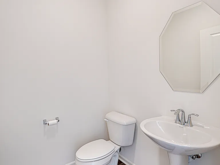 2939 Showplace Dr — Photo 13