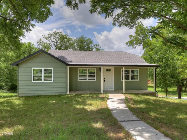 1028 Woodland Ave, Joplin, MO 64801