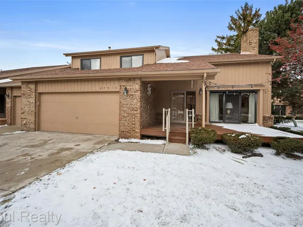 37510 N Laurel Park Dr, Livonia, MI 48152