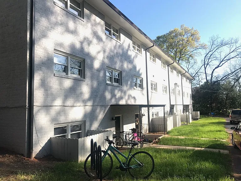 176 Georgia Ave — Photo 15