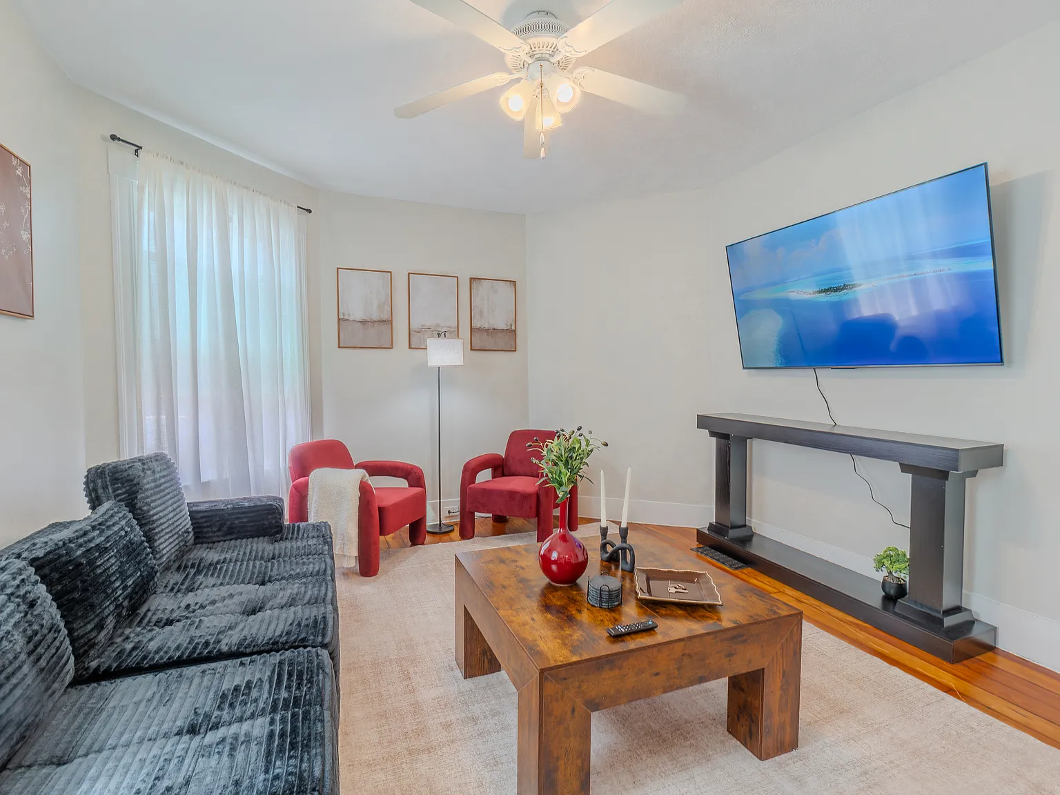 4 bed, 1800 sqft, $4,600 — Photo 3