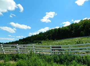 563 S Wardsboro Rd #TOWNHOUSE 1, Newfane, VT 05345