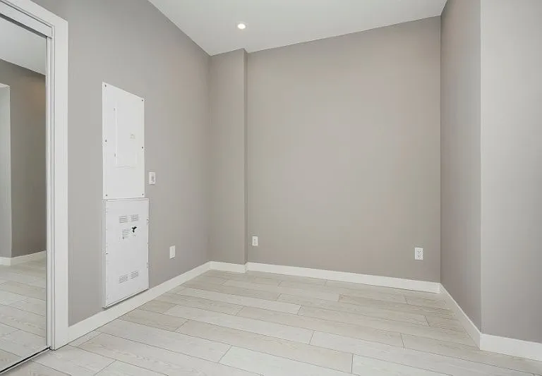 310 15th Ave SW #106 — Photo 14