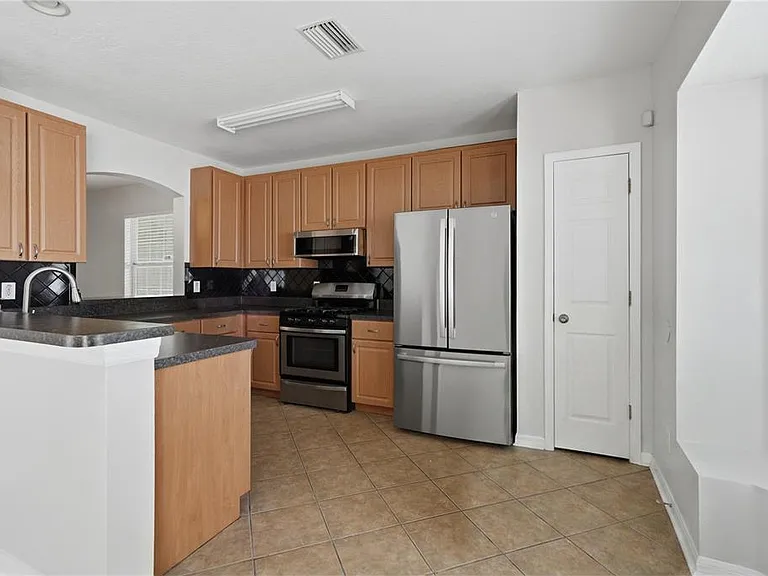 10215 Lakeside Vista Dr — Photo 14