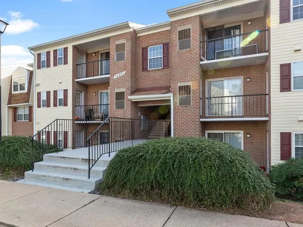 14803 Rydell Rd APT 202, Centreville, VA 20121