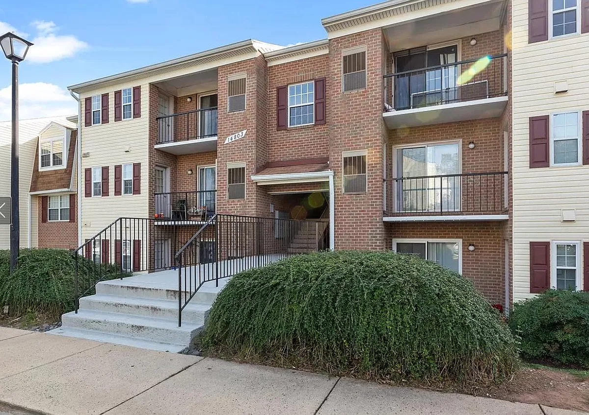 Photo 1 of 12 - 14803 Rydell Rd #202 - Centreville, VA Primary Photo - 14803 Rydell Rd #202