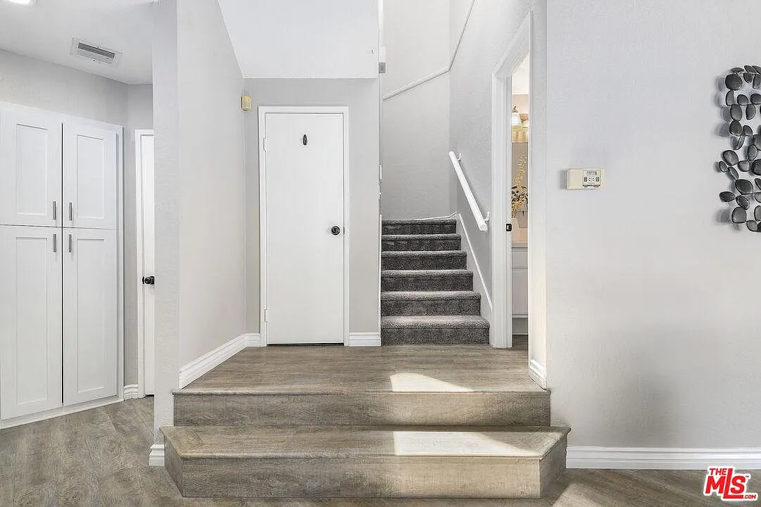 2 bed, 1149 sqft, $2,400 — Photo 3