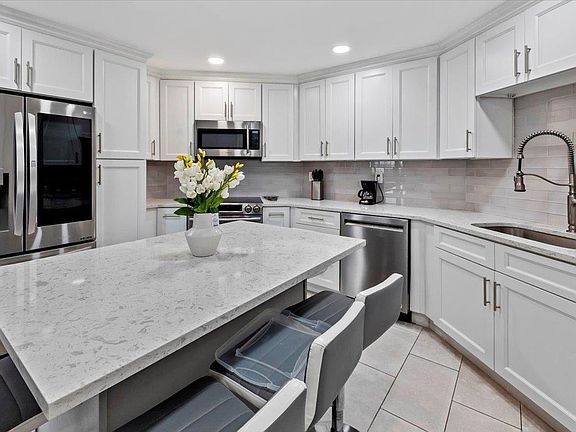 3rd image of 212 Harmon Cove Tower #212