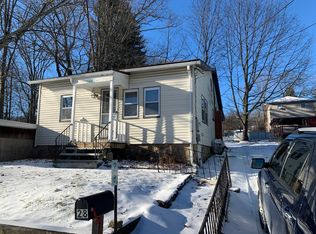 28 Reeder St, Mount Pocono, PA 18344