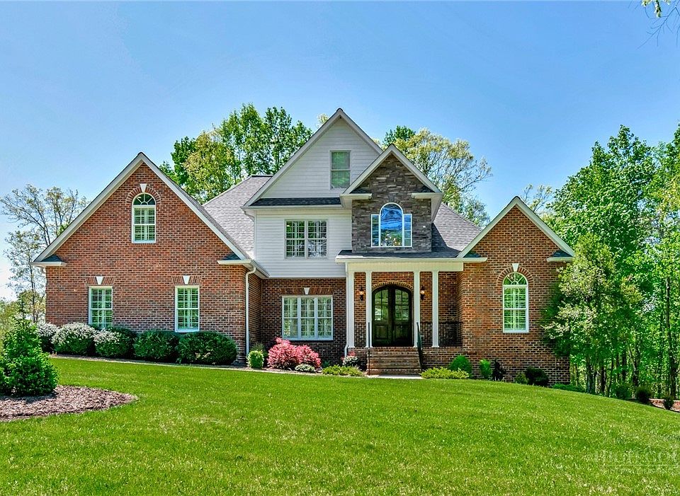 1st image of 1660 Skyland Drive