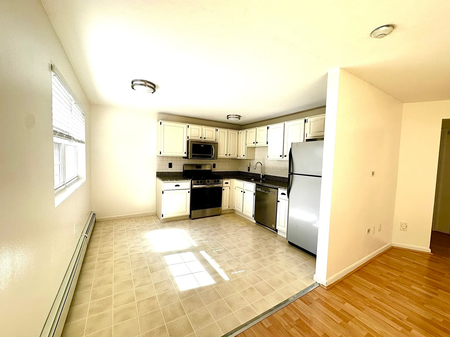 2 bed, 1.0 bath, 850 sqft, $2,300 — Photo 4
