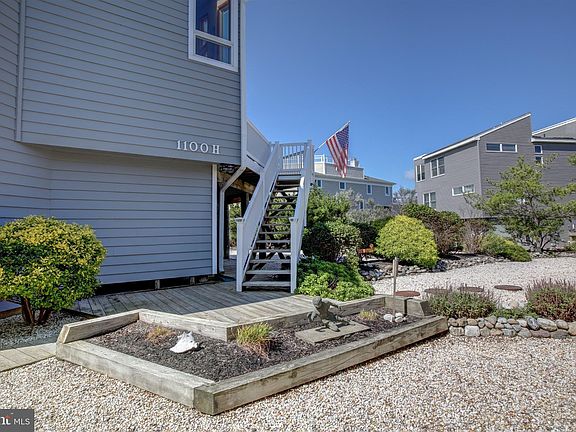 2nd image of 1100 Long Bch #H