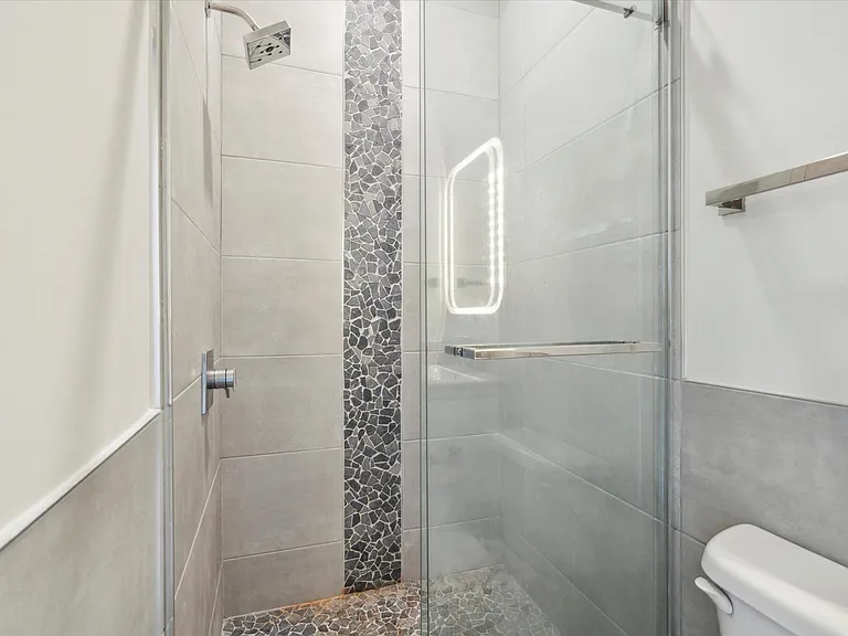 1829 E Sergeant St #8 — Photo 8