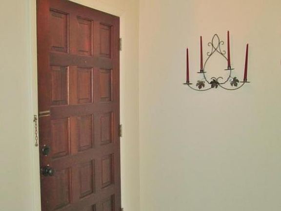 3rd image of 529 Alhambra St
