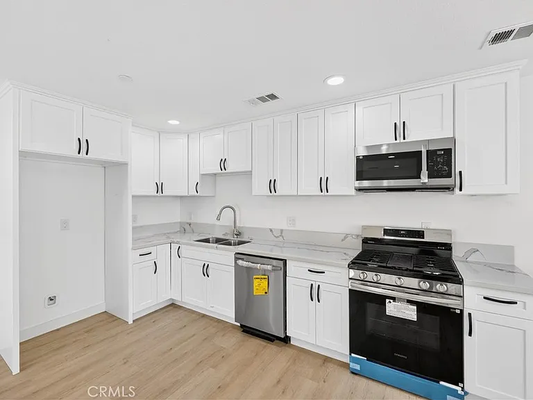1320 Jacqueline Dr — Photo 2