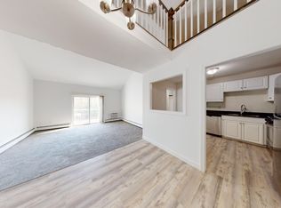 40 Austin Ave APT 301, Greenville, RI 02828