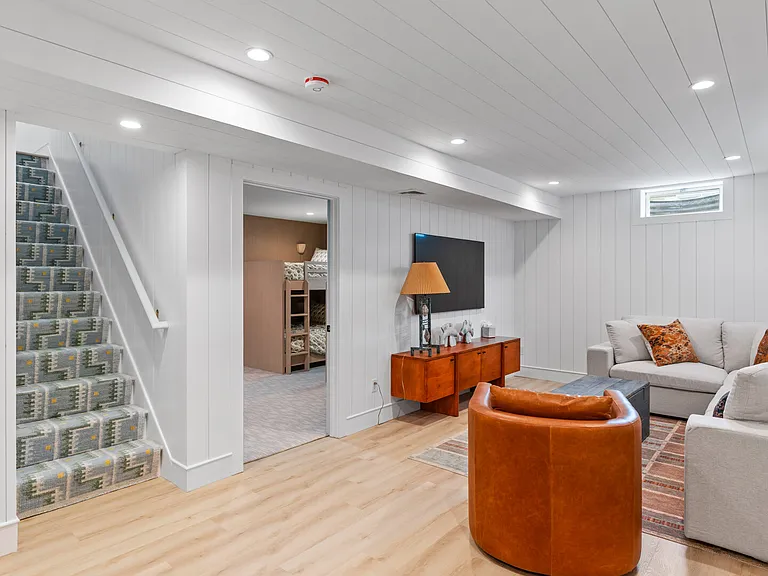 1480 Harbor Ln — Photo 33