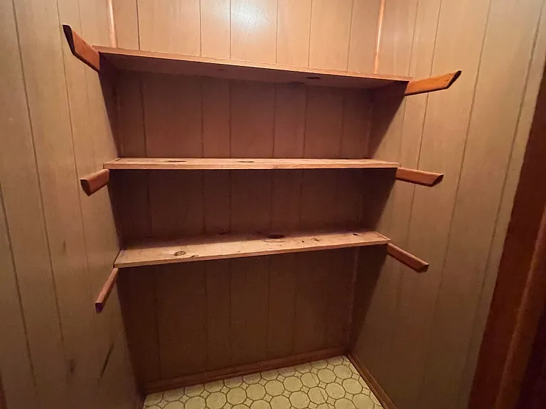 70 Franks Ct #4 — Photo 3