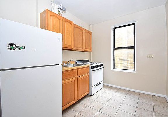 2nd image of 1770 E 172nd St APT 4E