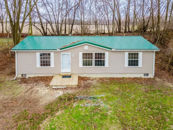 754 S June Dr, Cromwell, IN 46732