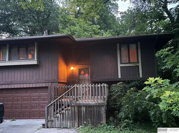1214 Happy Hollow Ct, Plattsmouth, NE 68048