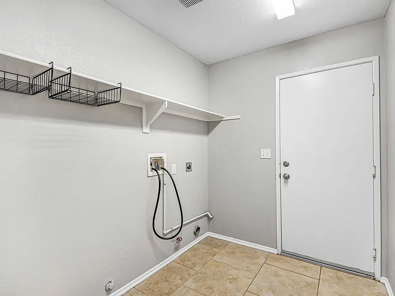 25629 Driftview Cir — Photo 11