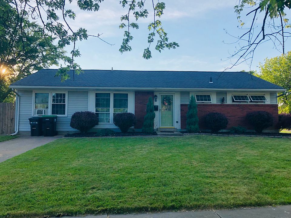 1st image of 8 Woodlee Ln