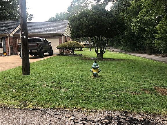 3rd image of 420 Court Dr