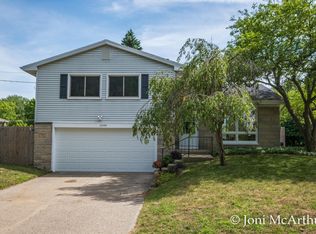1644 Aberdeen St NE, Grand Rapids, MI