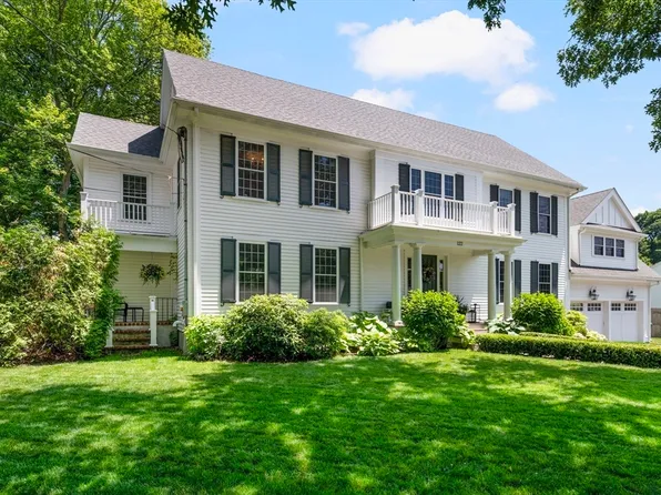 122 Smith Dr, Westwood, MA 02090