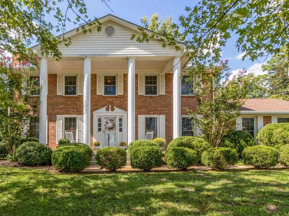 122 N 5th St, Pulaski, TN 38478