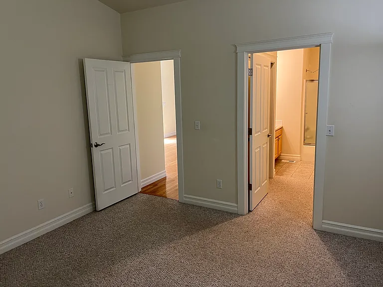 1811 Cedar Springs Ln — Photo 9